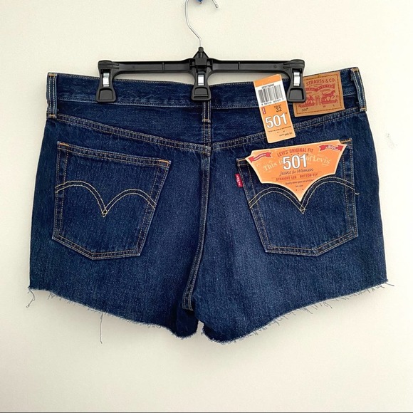 LEVI’S  Original Fit 501 Button Fly Dark Rinsed Cut Off Denim Short Size 32 - Picture 6 of 11